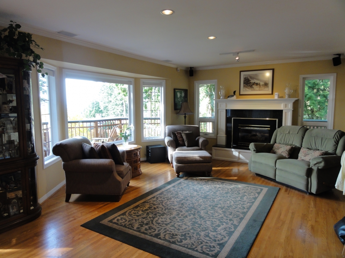 Crescent Drive living room 1.JPG at 2540 Crescent Drive, Crescent Bch Ocean Pk., South Surrey White Rock